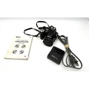 Nikon Coolpix 5700 5MP Digital Camera W/ Accessories Manual SD Card Working